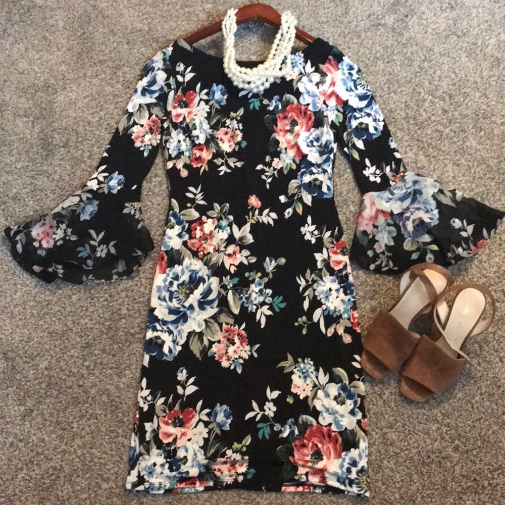 ❌sold❌White House black market dress XSP